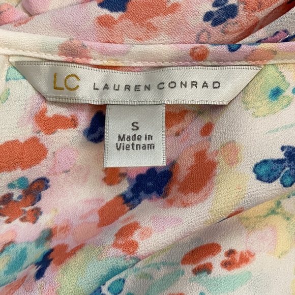 Lauren Conrad flutter sleeve top - Picture 5 of 5